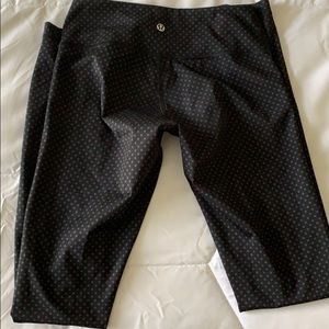 Full length Wunder Under lululemon leggings size 4